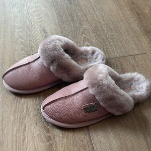 Lux Women's Slippers with Plush Pink Lining